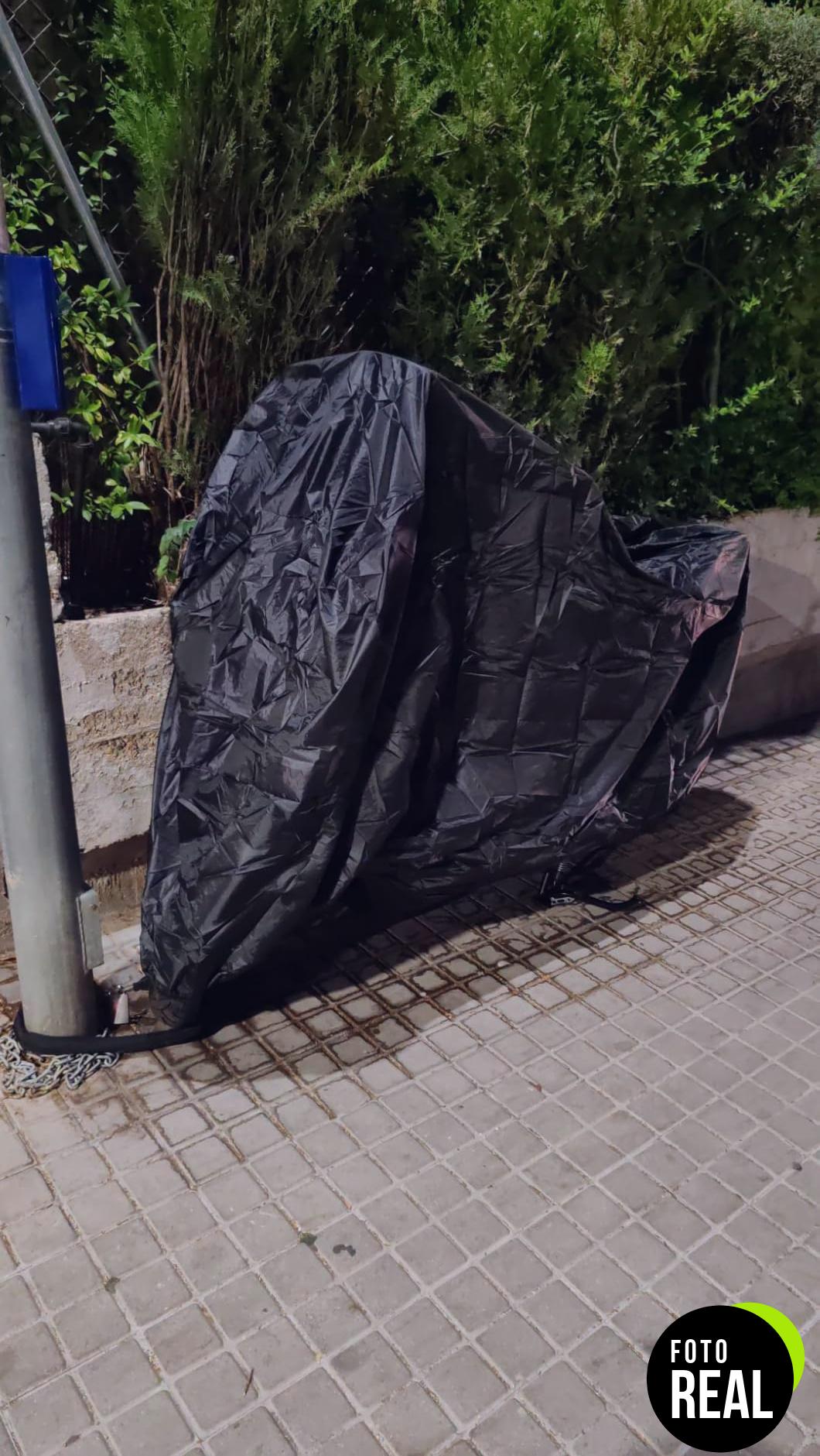 funda-moto-impermeable-xxl-outdoor-foto-1