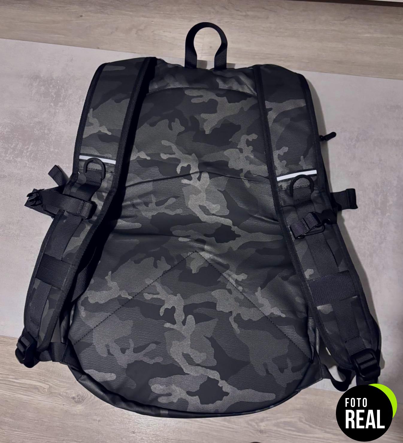 mochila-moto-impermeable-negra-foto-1