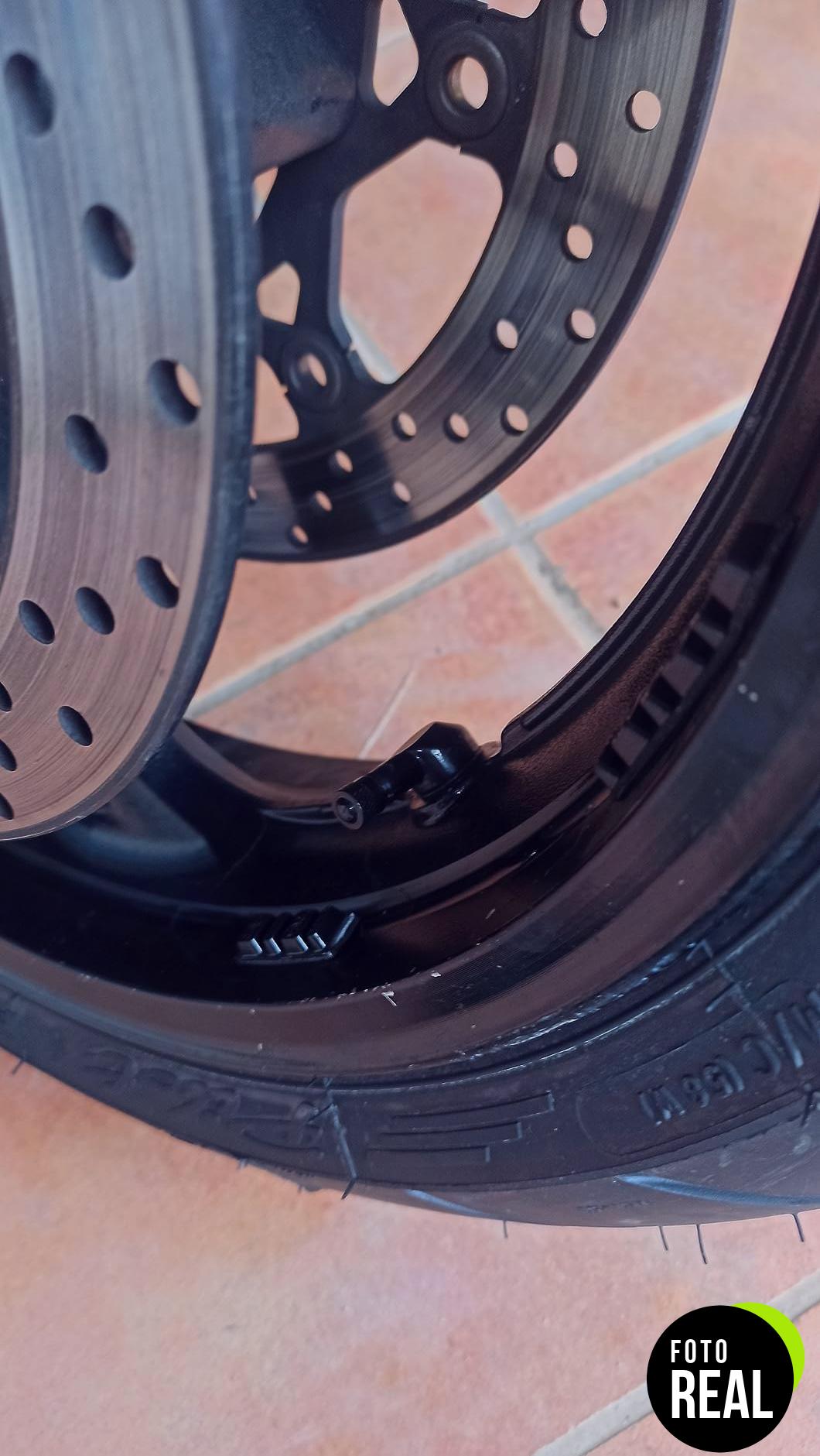 qwork-valvula-motocicleta-adaptador-negro-2-piezas-foto-1