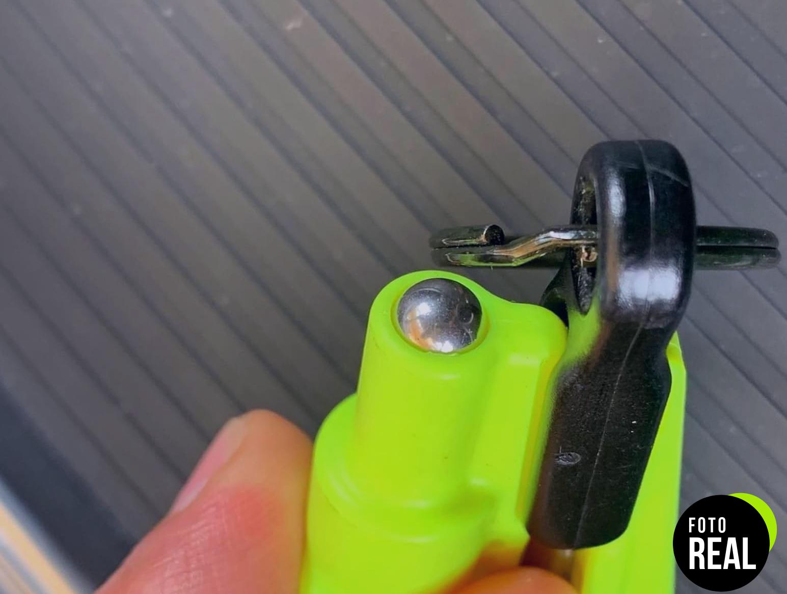 resqme-rompecristales-amarillo-fluorescente-1-foto-3