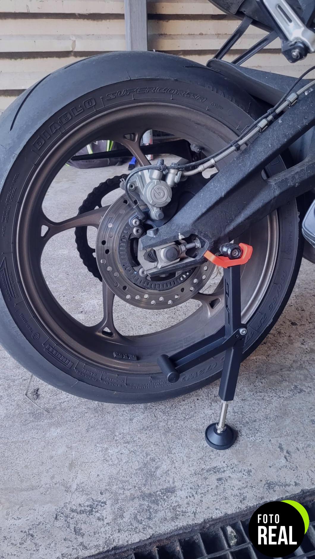 soporte-elevacion-moto-universal-rojo-foto-1