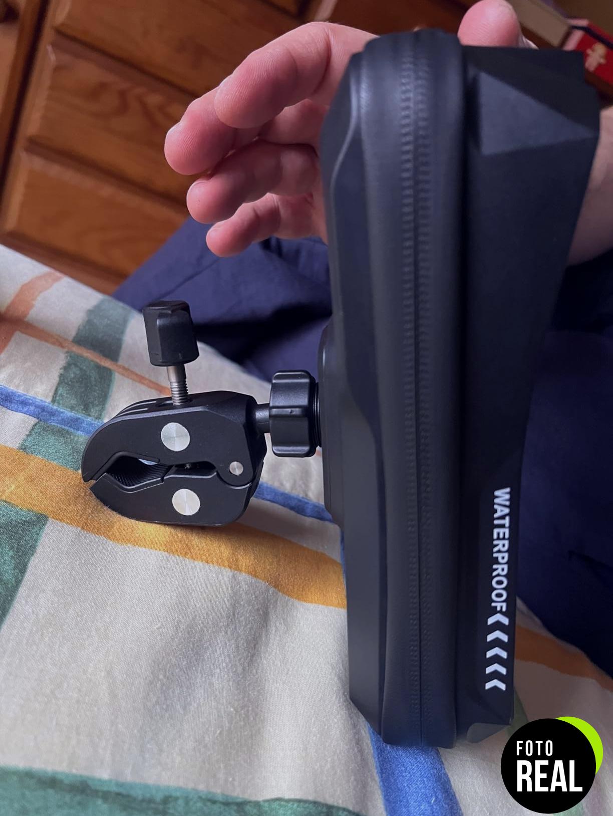 soporte-telefono-moto-360-giratorio-negro-foto-1