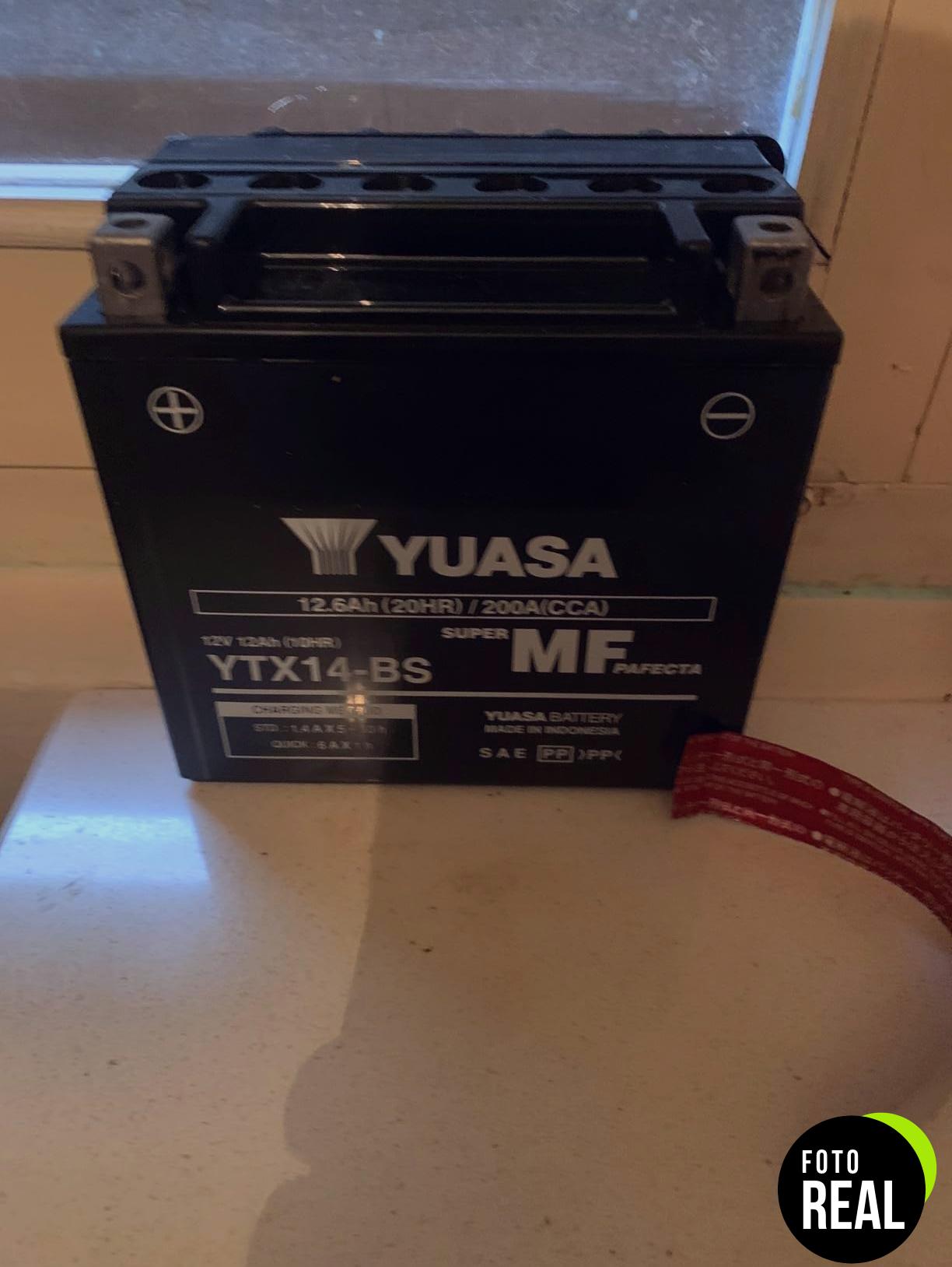 yuasa-bateria-moto-12v-ytx14-bs-foto-1